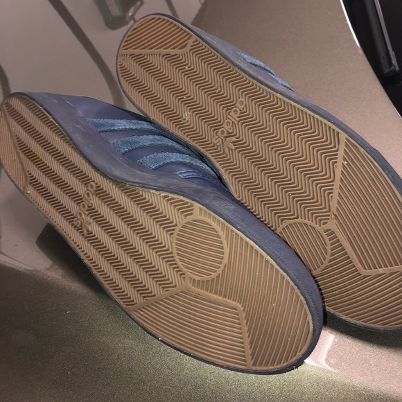 Blue Adidas Low Tops Size 9.5 - Picture 4 of 4